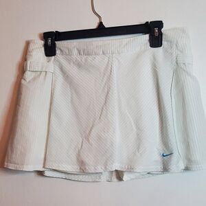 NIKE Size 8 Skorts (Skirt w/built-in Shorts)